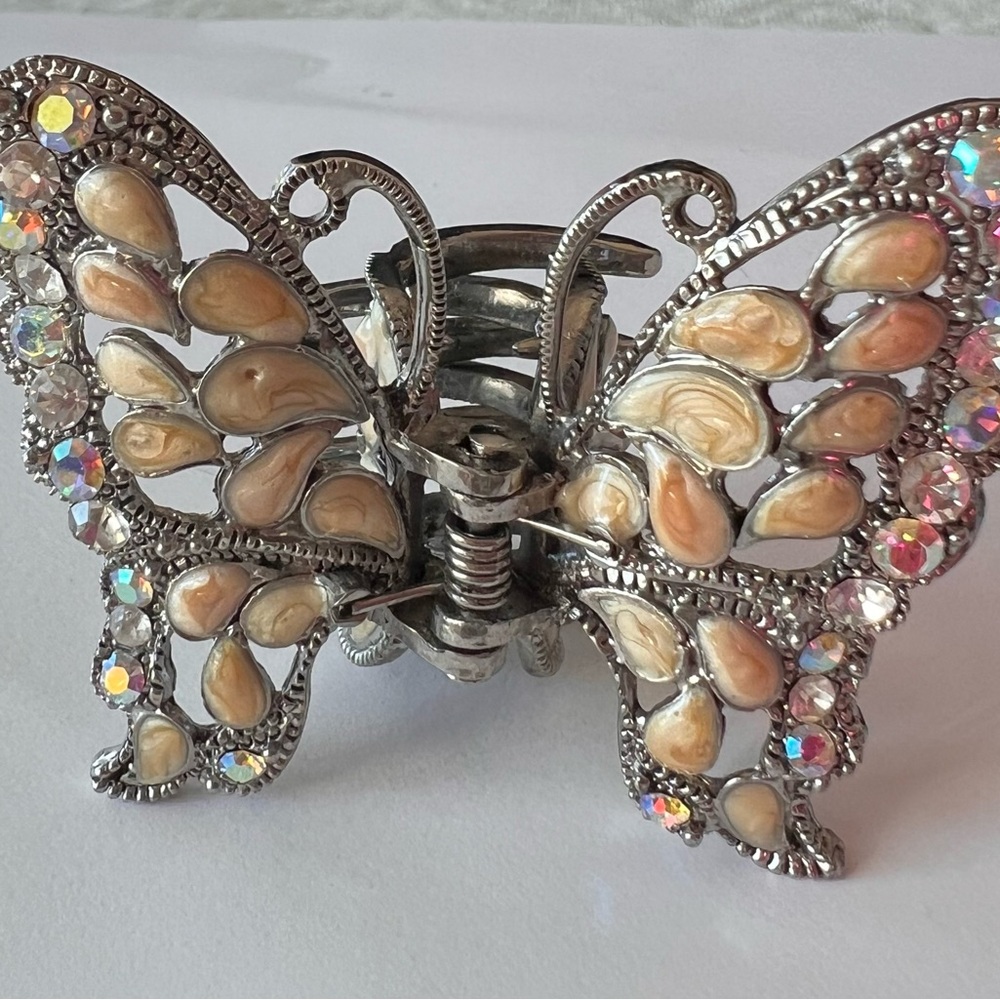 Butterfly hair clip